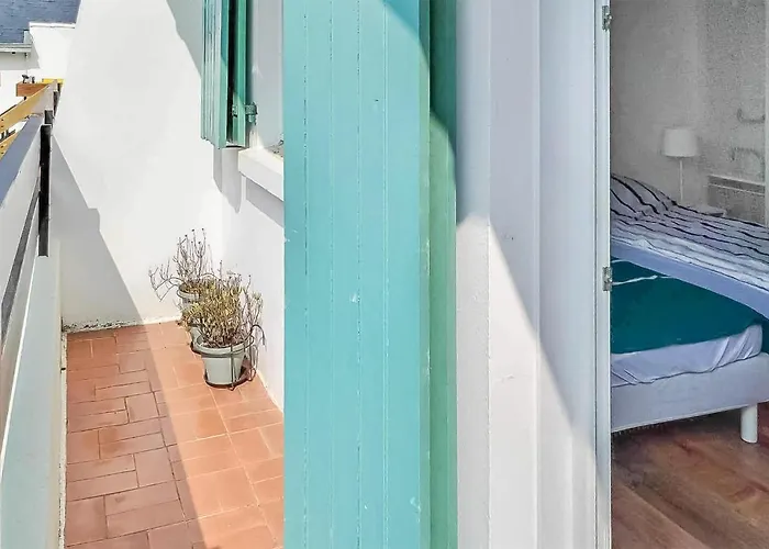 Lovely In Saint Jean De Monts Plage-des-Demoiselles